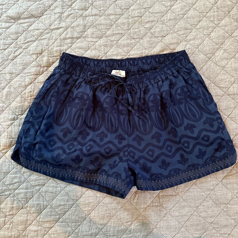 Navy cotton shorts, ikat design, Vineyard Vines, size L. NWOT